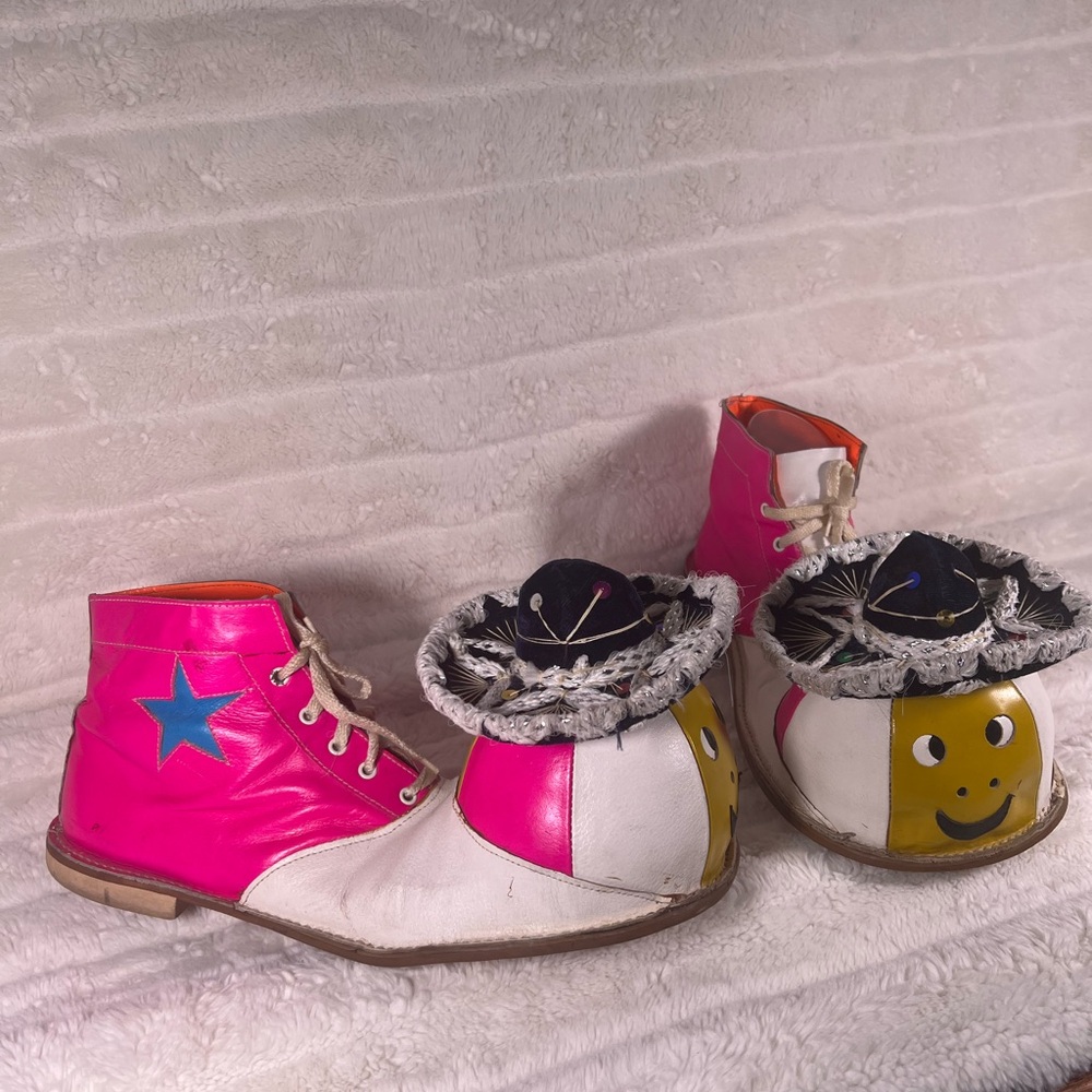Unisex leather Clown shoes, vintage Customized size 10? Mariachi Hat Smile Face